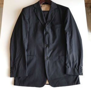 Hugo Boss black 2 piece suit Size 40
